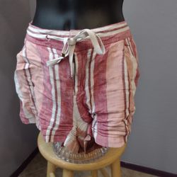 Women's multiple pink & red colored old navy shorts size 8
