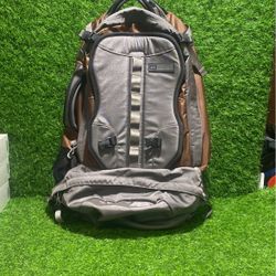 REI Ladies Traverse Backpack In Excellent Condition 