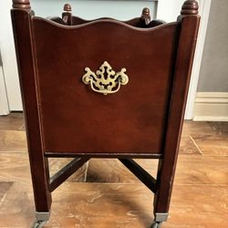 Bombay Magazine Rack