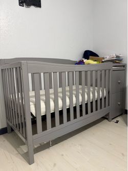 Crib/ Cuna