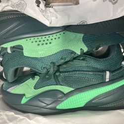 New Youth Size 4 Sneakers