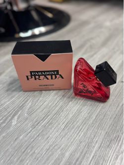 Prada Paradoxe Perfume