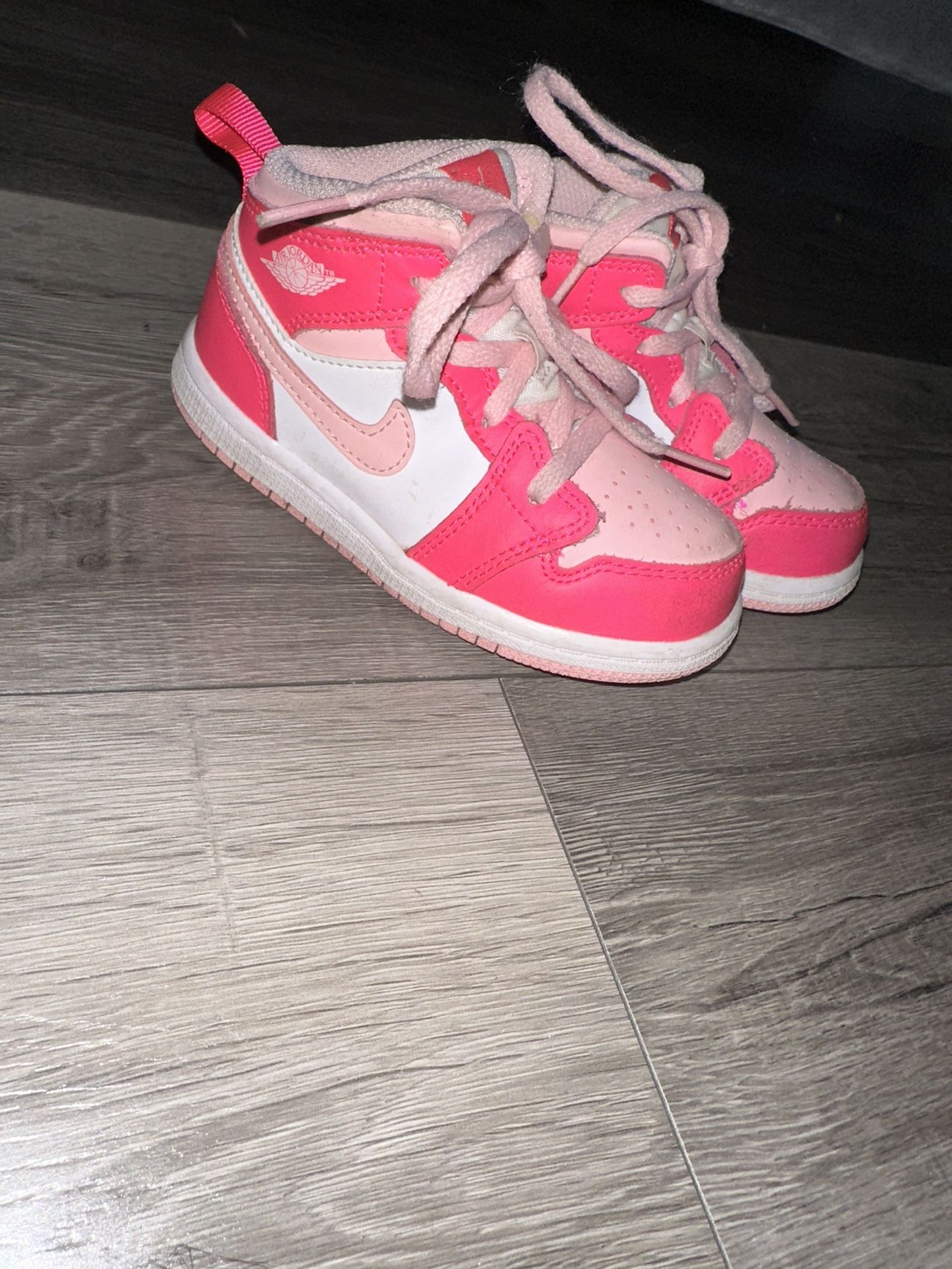 Toddlers Nike shoes size 8c