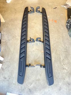 NEW OEM GM 19-24 GMC Sierra 1(contact info removed) 3500 Double Cab Assist Steps in Black