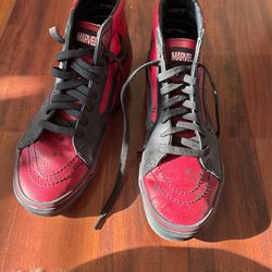 Marvel Vans 8.5 men’s / 10 Women’s 