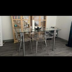 Translucent Dining Table With Four Chairs