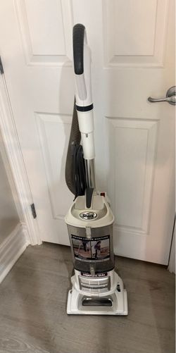 Shark Navigator Professional Lift Away Vacuum