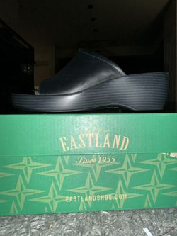 Eastland Women’s Slide On Sandals