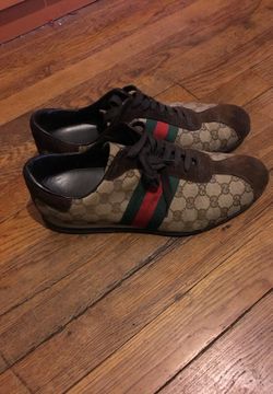 Gucci men sneakers (classic)