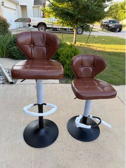 Beautiful barstools set of 2 adjustable height and swivel