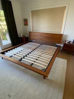 Rove Concepts Asher Bed (King, Walnut)