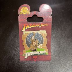 Disney 2015 Mickey Mouse As Indian Jones Swinging Trading Pin