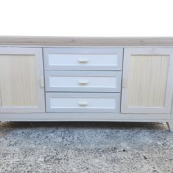 Cradenza/Buffet/Console Table