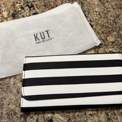 NEW KUT FROM THE KLOTH BLACK AND WHITE STRIPED LEATHER SLIM WALLET