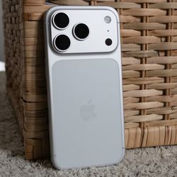 Like new iPhone 17 Pro Max 