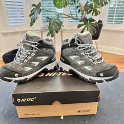 Water Proof Hiking Boots Size 7 Women $40