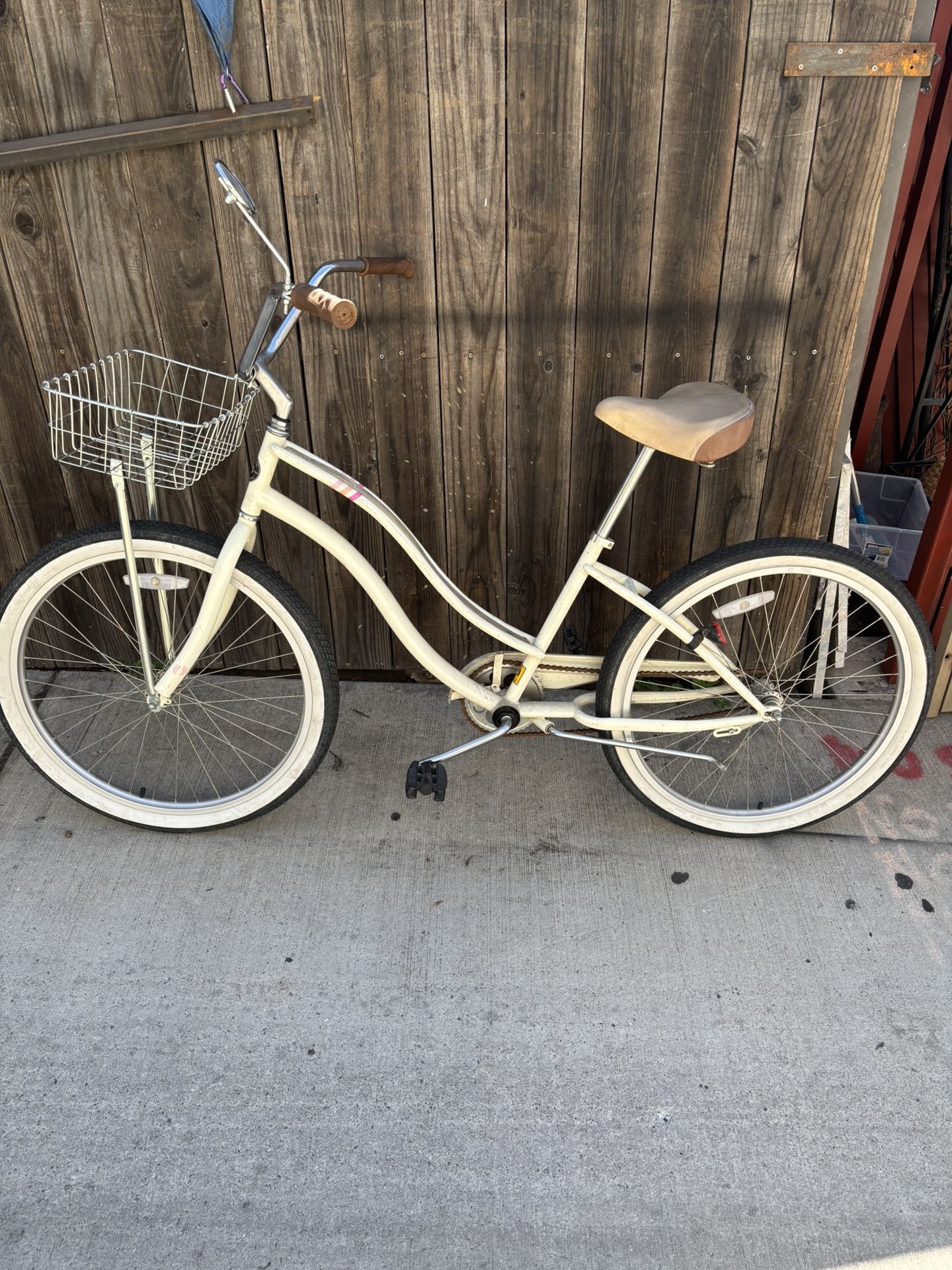 Ladies Hang Ten Bike