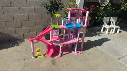 Barbie Dream House