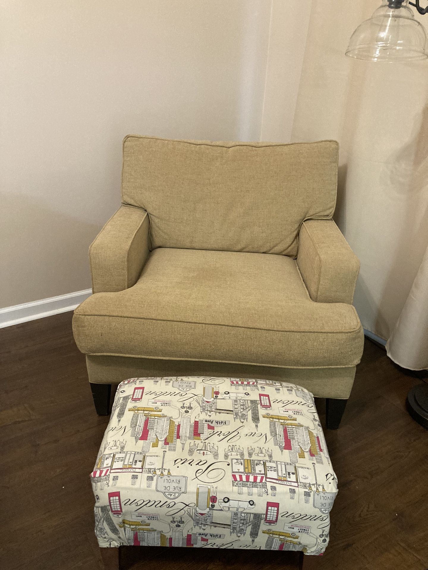 Oversized reading chair