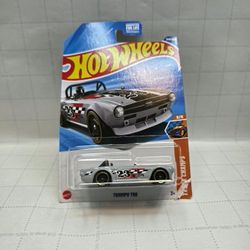 Hot Wheels 2025 Mainline Triumph TR6 die-cast car