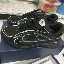 Diors B30s Size 9