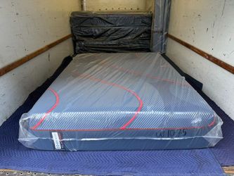 LIKE NEW! Sealy Posturepedic Elite Hybrid Mattress - Delivery Available 