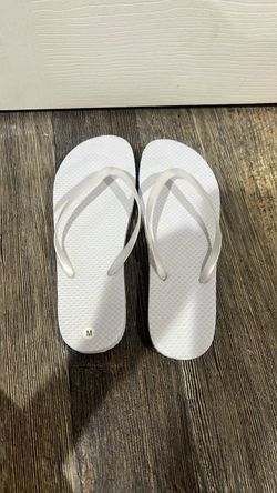 flip flops size medium
