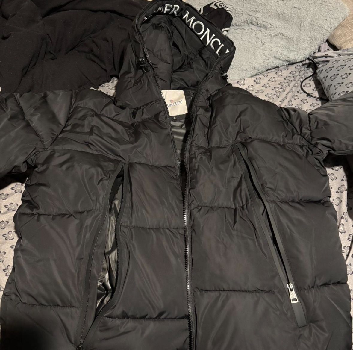 XL BLACK MONCLER PUFFER