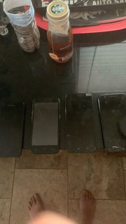 5 phones 📱 needs repair battery Good