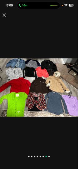 Women’s clothes size medium in good condition