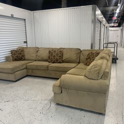 Comfy Sectional Couch 