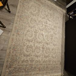 Handmade Oriental Rug, Silk and Wool, High End. Great shape