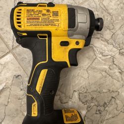 Impact Drill DEWALT 
