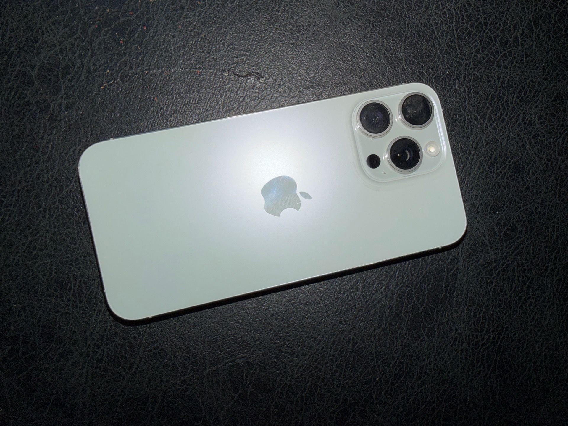Apple iPhone 15 Pro Max White Titanium