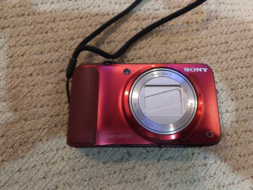 Sony Cybershot DSCH90 16.1MP Digital Camera for Sale in Las Vegas, NV