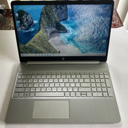Nice, clean, fast HP 15-DY2703DX 15.6” intel 7505 8GIG  256GB SSD Win 11 MS Office 2010 Pro 