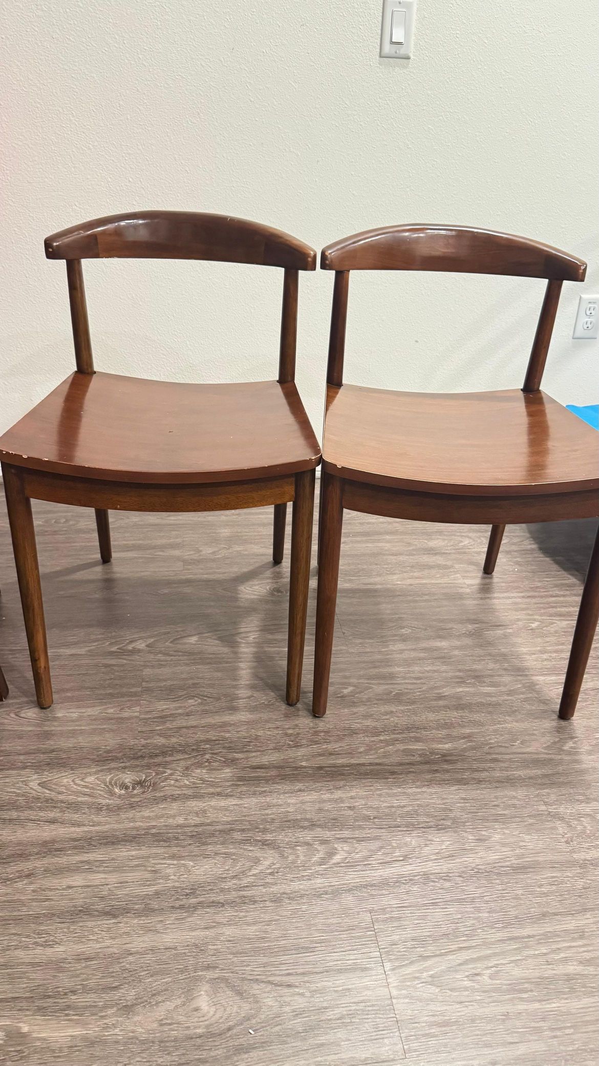 Set of 2 Wooden Dining Chairs – Vintage Style