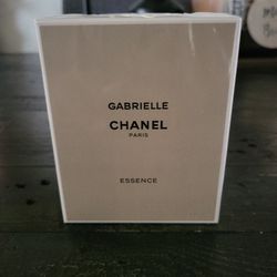 Gabrielle Chanel Pairs Essence 