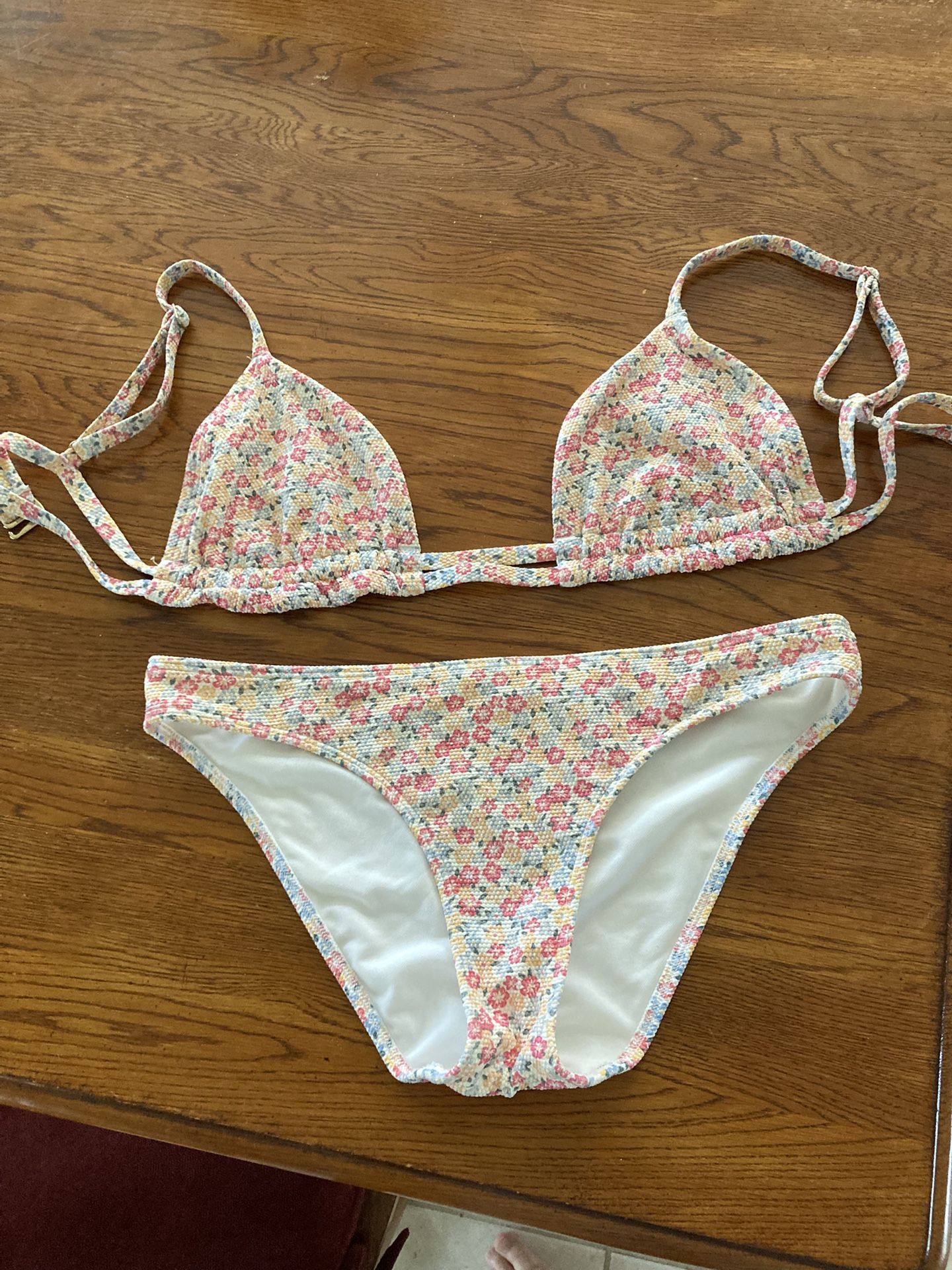 Hollister Bikini - Like New