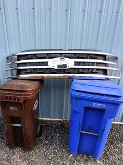 2017-2019 Ford F-350 super duty OEM grill