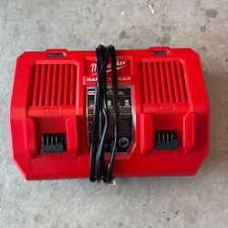 Milwaukee M18 Dual Rapid Charger