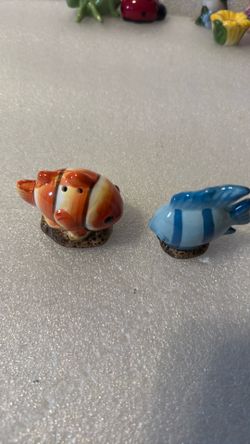 Vintage Ceramic Fish Salt & Pepper Shakers Clownfish Blue Fish Set