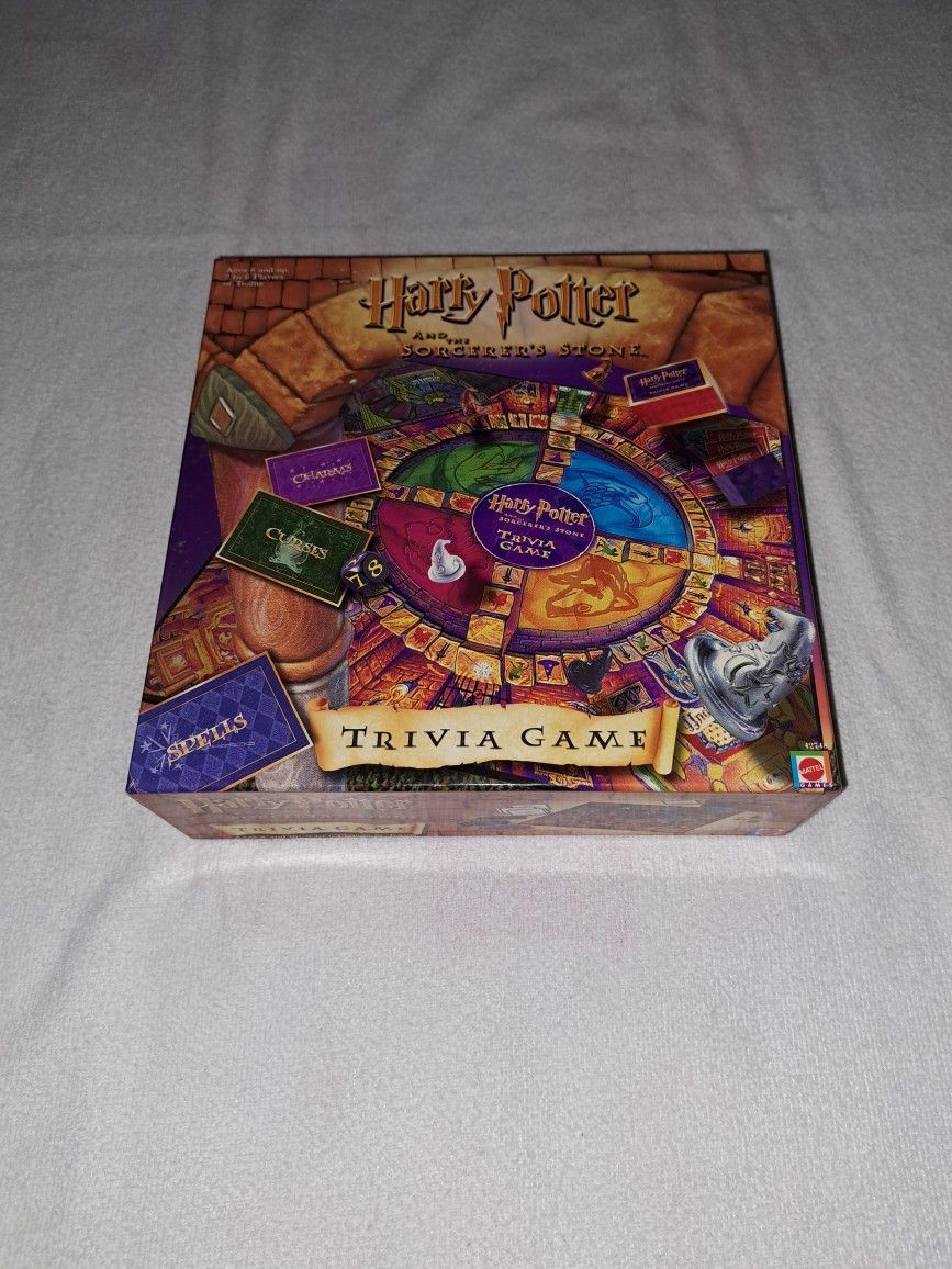 Harry Potter And The Sorcerer's Stone Trivia Board Game In Excellent Condition (Is Complete Nothing Missing)