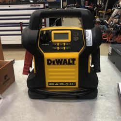 DeWalt DXAEJ14 Jump Stater/ Air compressor