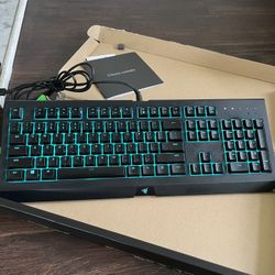 Razer cynosa chroma multicolor gaming keyboard