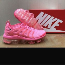 NIKE VAPORMAX PLUS