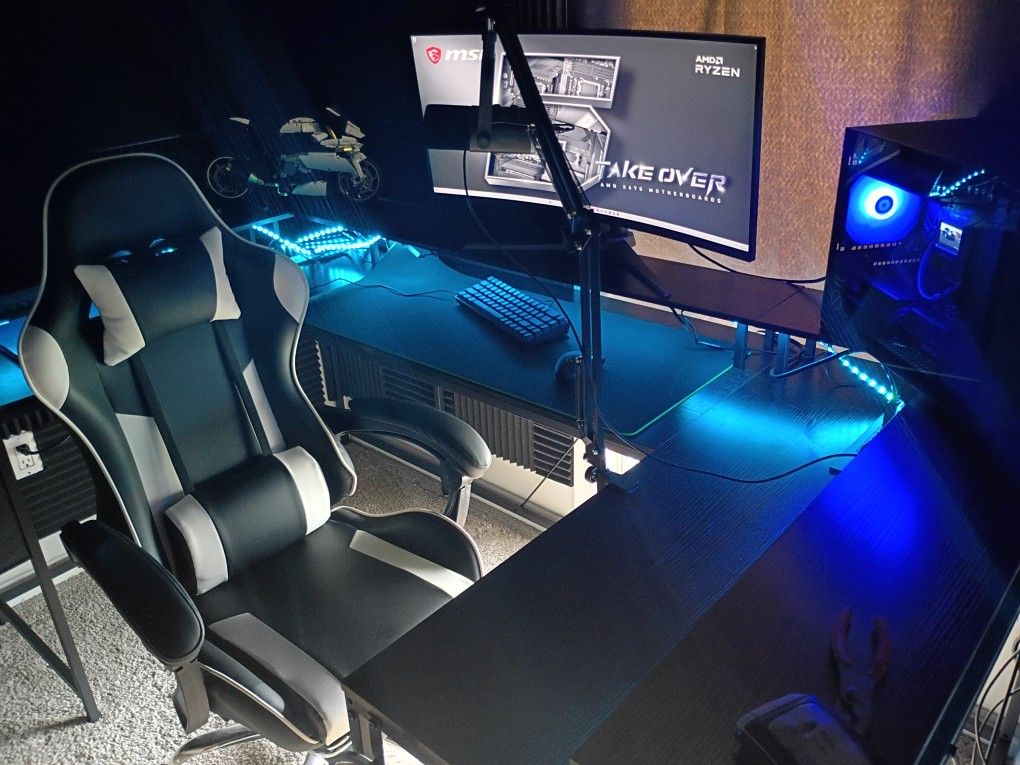 Gaming PC setup 