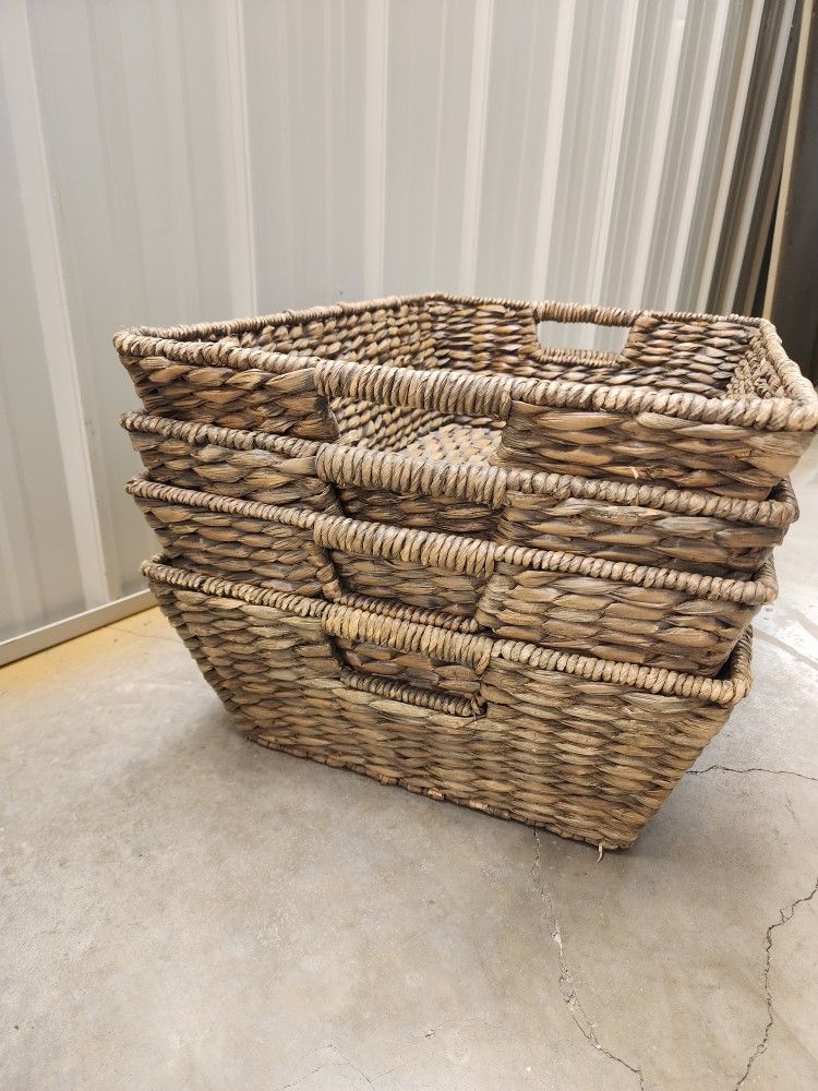 Set of 4 Pottery Barn Wicker Baskets – Gently Used