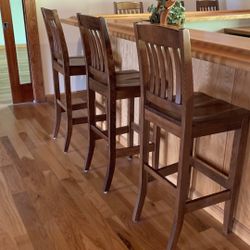BAR HIGH CHAIRS 