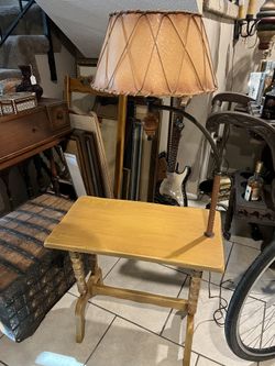 Monterey Furniture Side Table With Lamp